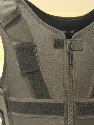 Chaleco de protección anticortes negro