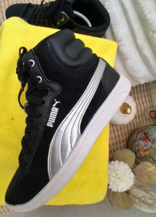 Zapatillas Puma altas negras y plateadas