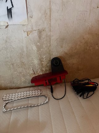Cámara de coche con cables