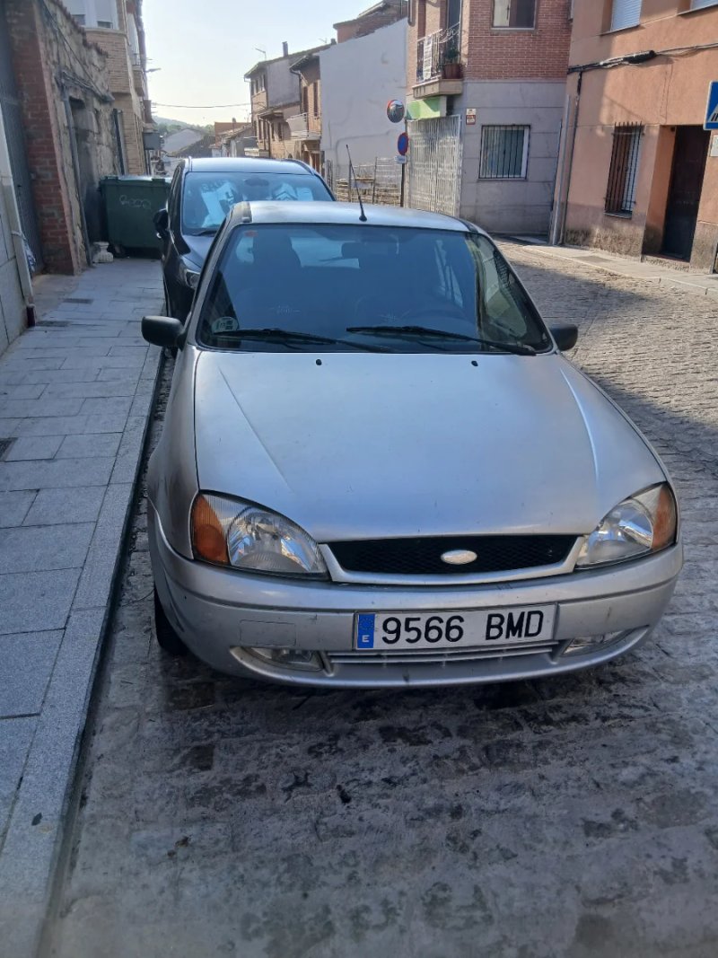 Ford Fiesta 2002 - foto 1