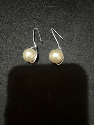 Pendientes de perla blanca