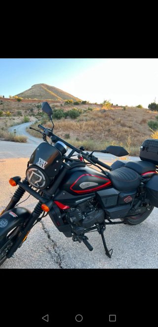 Moto Naked Negra