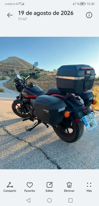 Moto Naked Negra
