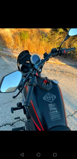 Moto Naked Negra