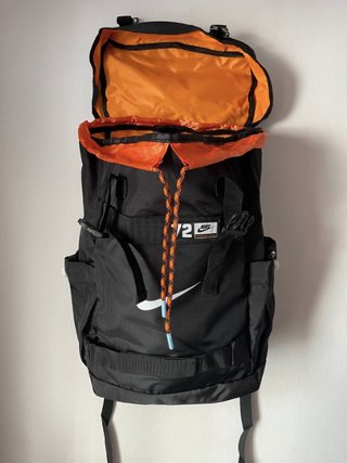 Mochila Nike Sport Negra y Naranja