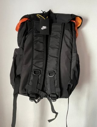 Mochila Nike Sport Negra y Naranja