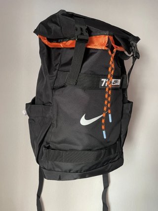 Mochila Nike Sport Negra y Naranja