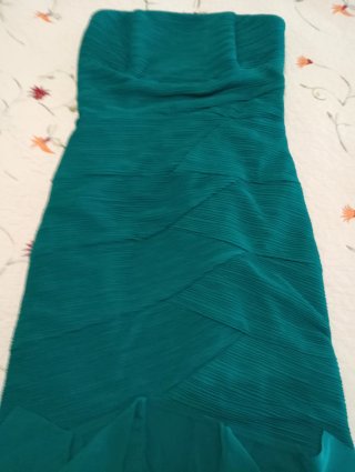 Vestido largo verde con volantes