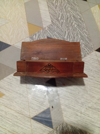Caja de madera decorada