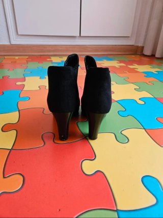 Botines negros tacón
