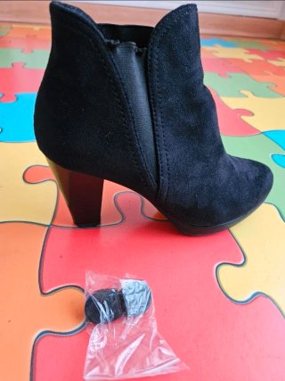Botines negros tacón