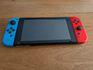 Nintendo Switch (V2) con accesorios