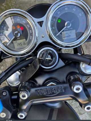 Triumph Bonneville T120 Ace Edición Limitada