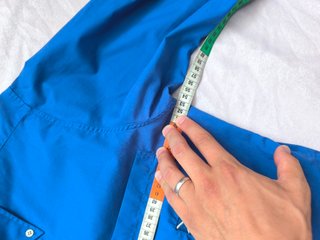 Camisa azul de manga larga
