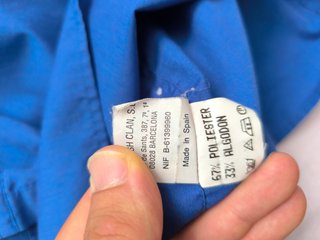 Camisa azul de manga larga