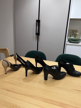 Zapatos tacón negros y beige talla 36