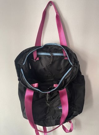 Mochila Tote Patagonia Negra y Rosa