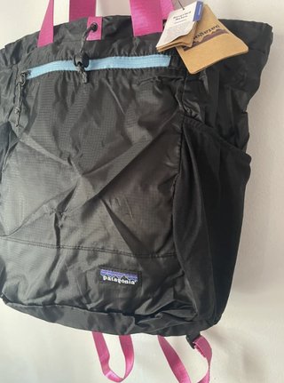 Mochila Tote Patagonia Negra y Rosa