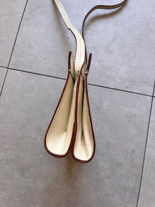 Bolso bandolera COS piel blanco crema