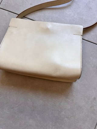 Bolso bandolera COS piel blanco crema
