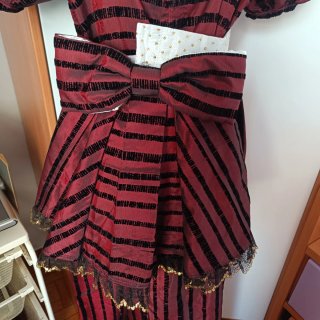 Vestido Medieval Negro y Rojo