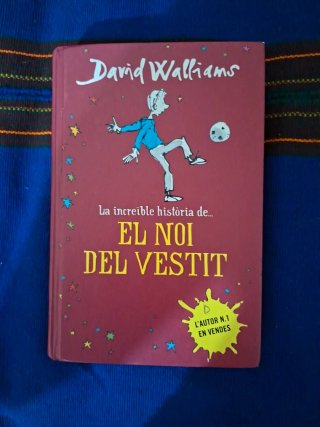 La increïble història de-- el noi del vestit