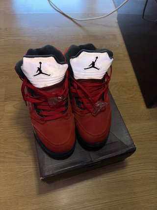 Jordan Retro 5 Rojo y Negro