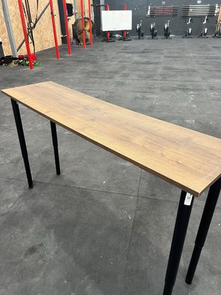Mesa alta madera y metal