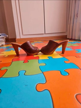 Zuecos de madera mujer