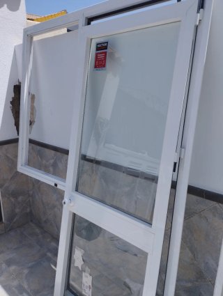 Puerta y ventana combinada