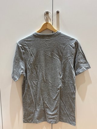 Camiseta Nike Gris
