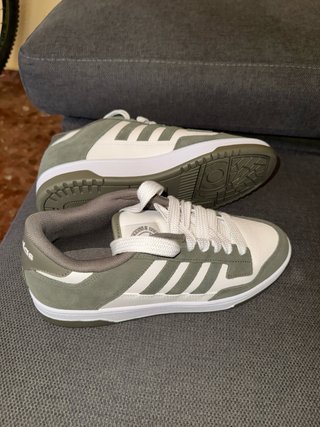 Zapatillas Adidas Verde y Blanco