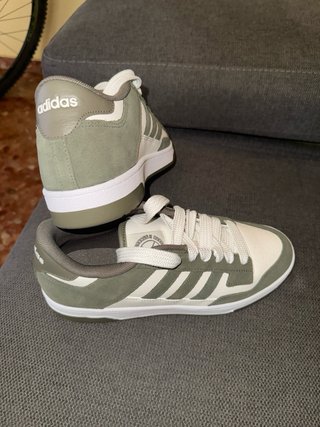 Zapatillas Adidas Verde y Blanco