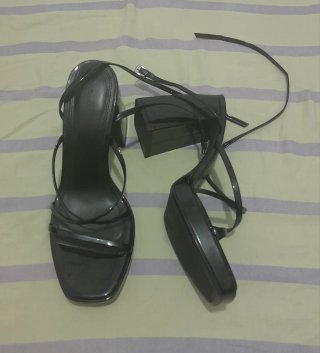 Sandalias plataforma Bershka negras