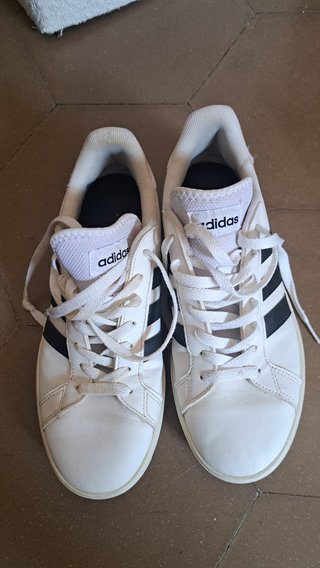 Pack de 3 zapatillas tallas: 42 2⁄3, 43 1⁄3 y 44