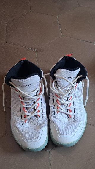 Pack de 3 zapatillas tallas: 42 2⁄3, 43 1⁄3 y 44