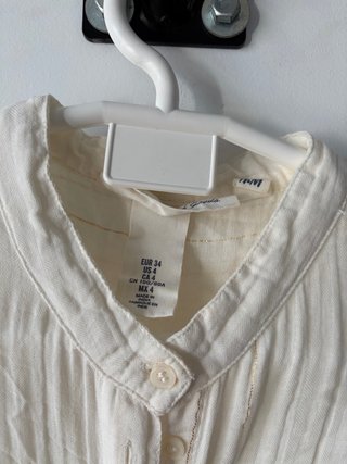 Camisa blanca de manga larga