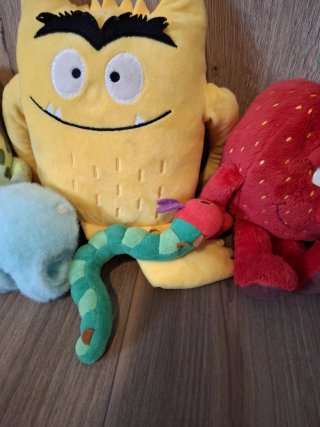 Peluches: Labubu, Oruga Glotona y más