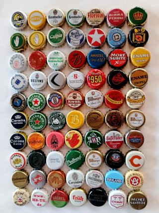 Lote de chapas de cerveza