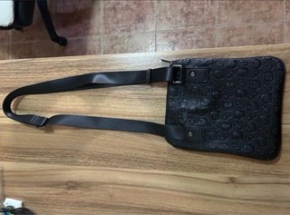 Bandolera Guess Negra Original