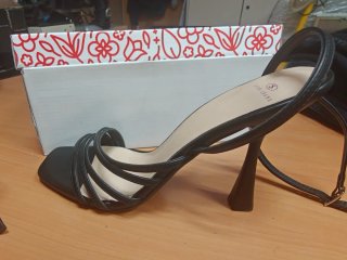 Zapatos de tacón SWISH JEANS negros