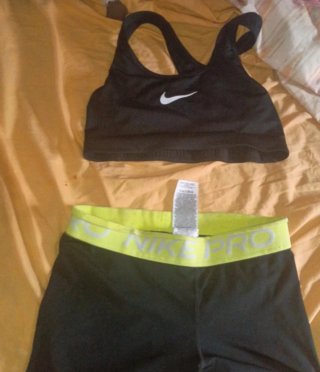 Conjunto Deportivo Nike Negro y Amarillo
