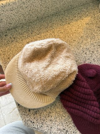 2 Gorras de Lana y Angora Tejidas