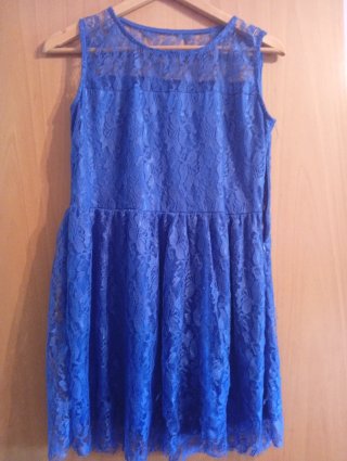Vestido corto azul encaje