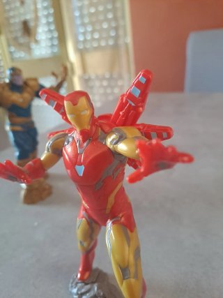 Action Figure Thanos & Iron Man Kinder Sorpresa