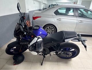 Yamaha MT-125 Naked Negra y Azul
