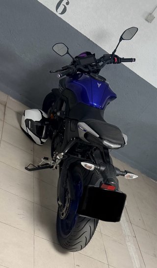 Yamaha MT-125 Naked Negra y Azul