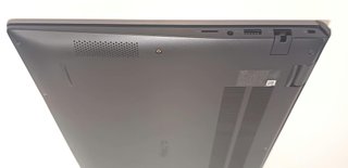 Dell Vostro 5502 P102F. i5-1135G7, NVMe 512GB, 16G