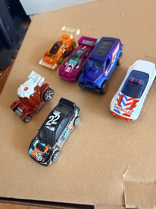 Hot Wheels City T-Rex Challenge con 6 coches