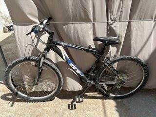 Bicicleta GT Avalanche 3.0 Montaña